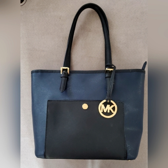 Michael Kors Handbags - Michael Kors purse